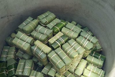 CHƯƠNG TRÌNH TẶNG QUÀ TẾT VÀ BÁNH CHƯNG CHO NGƯỜI NGHÈO